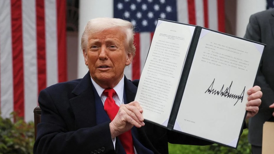 Estados Unidos impuso aranceles del 30% a México y la Unión Europea