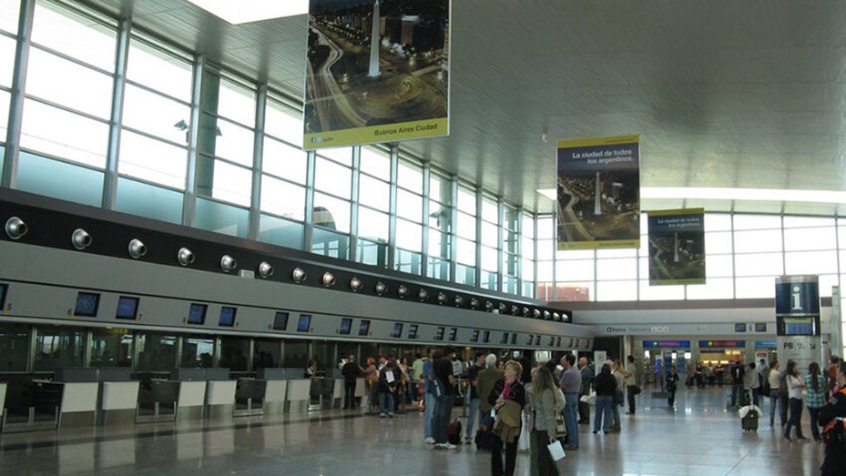 Pilotos anunciaron un paro para el sábado 19 de julio