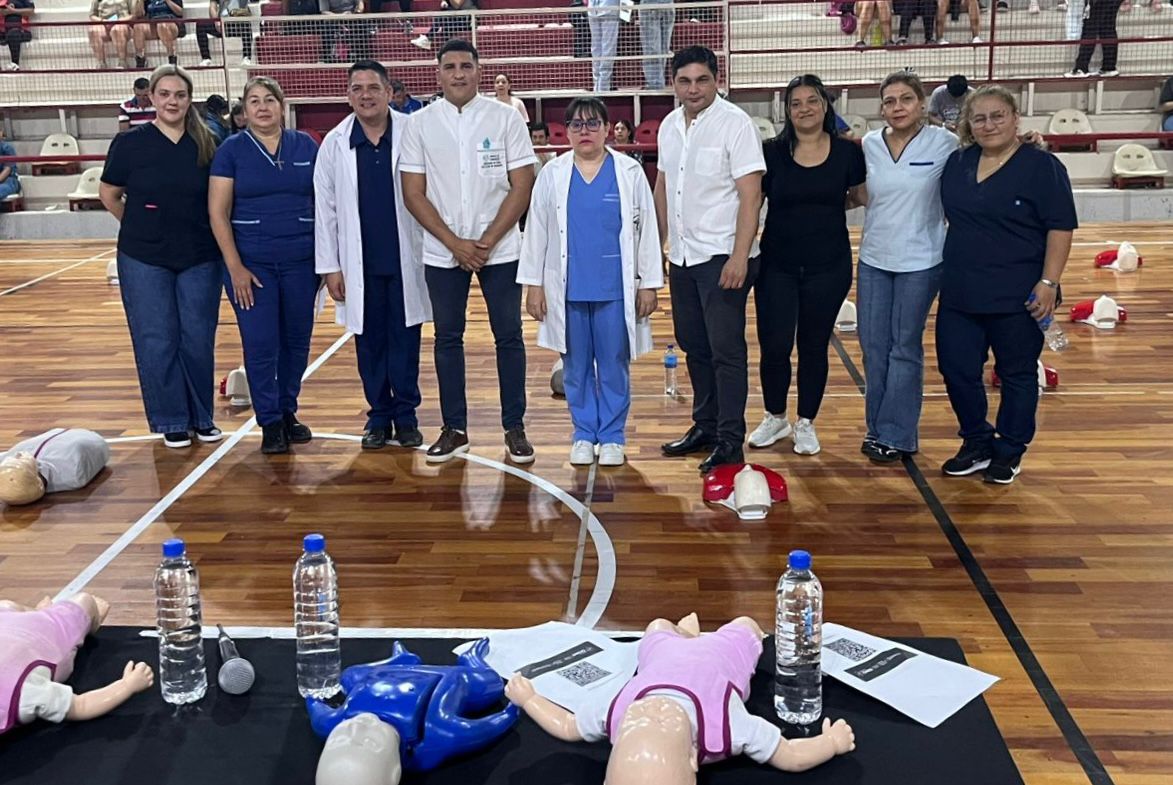 ”Tus manos pueden salvar vidas”: se realizó una capacitación sobre RCP y primeros auxilios en Sáenz Peña