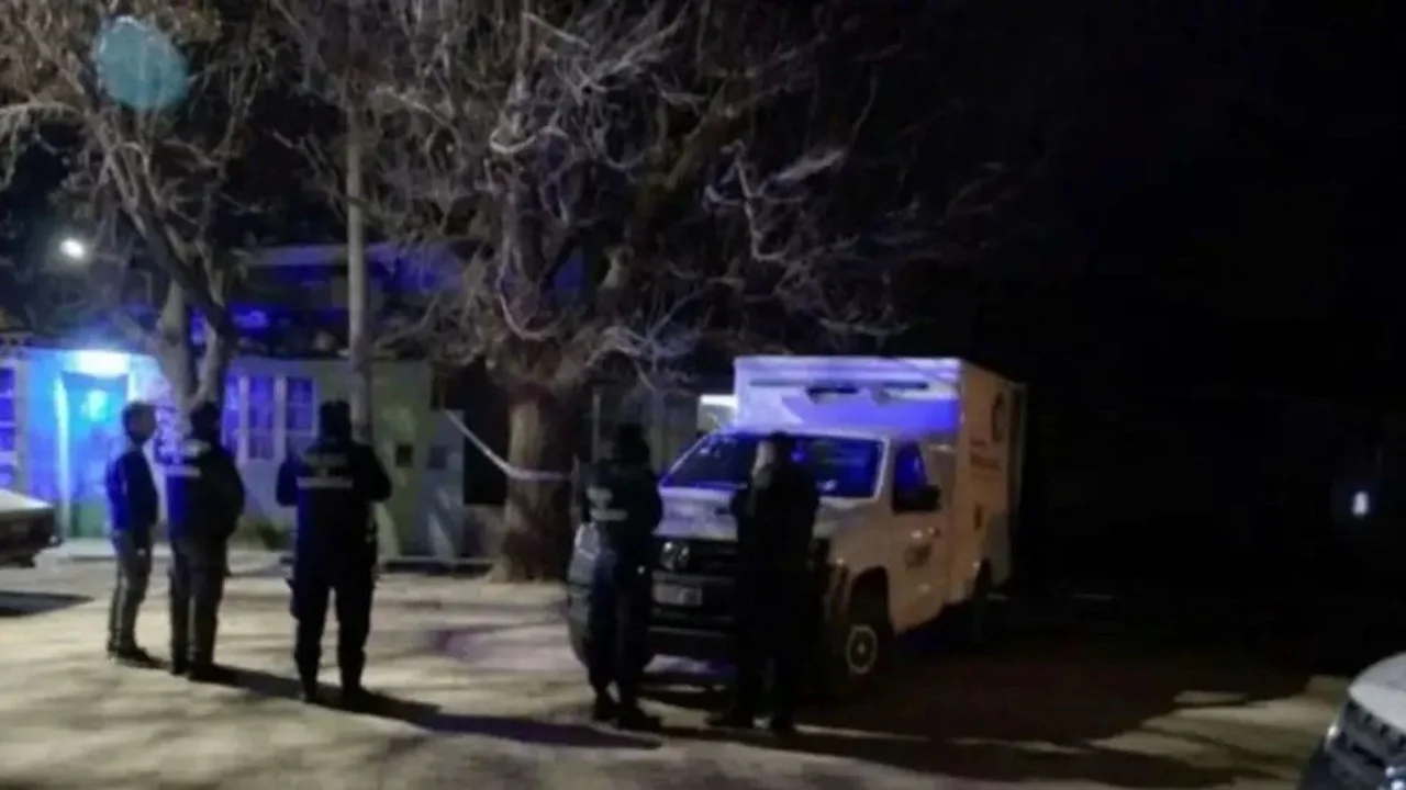 La autopsia del adolescente que habría sido asesinado por su mamá reveló que recibió 12 puñaladas