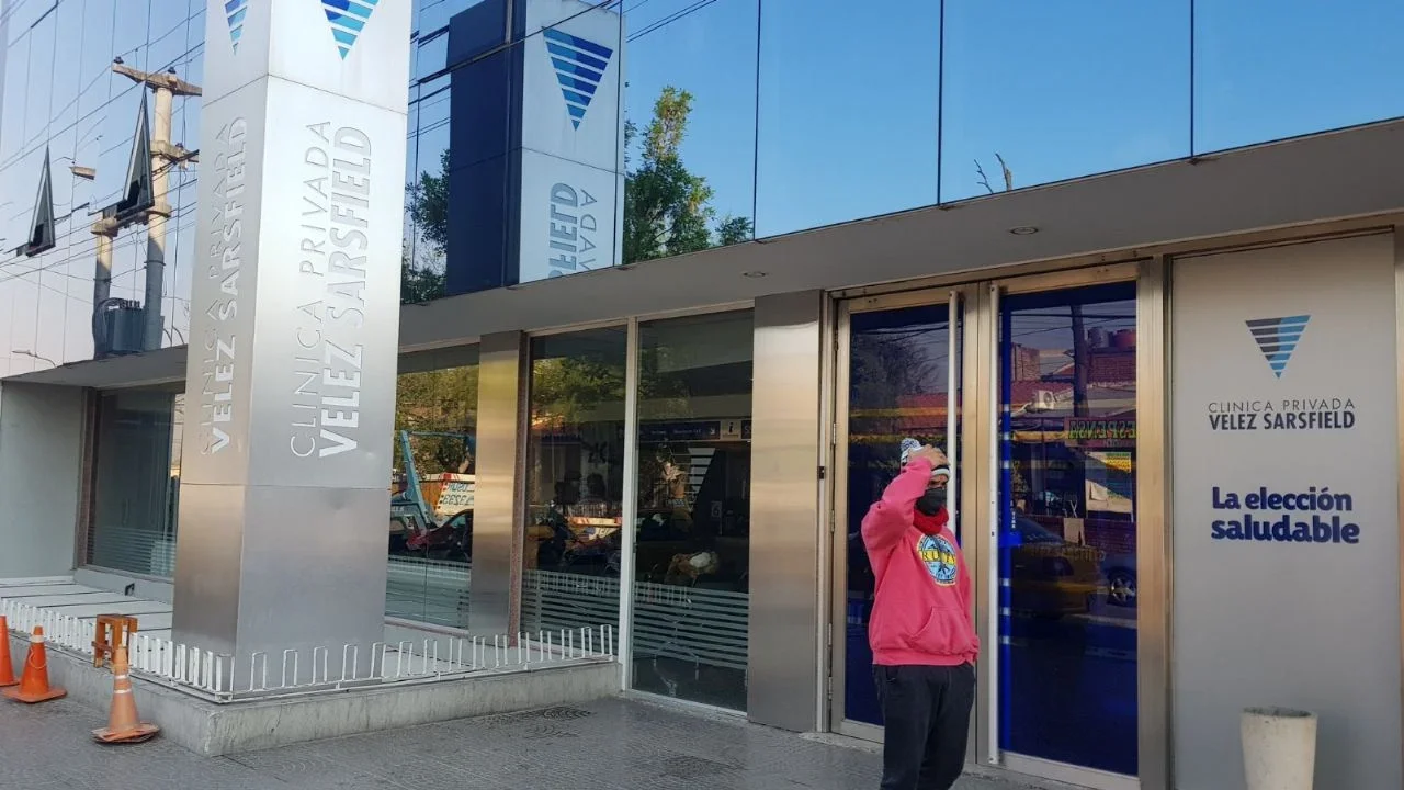 Fentanilo contaminado: allanaron la clínica Vélez Sarsfield de Córdoba y secuestraron historias clínicas