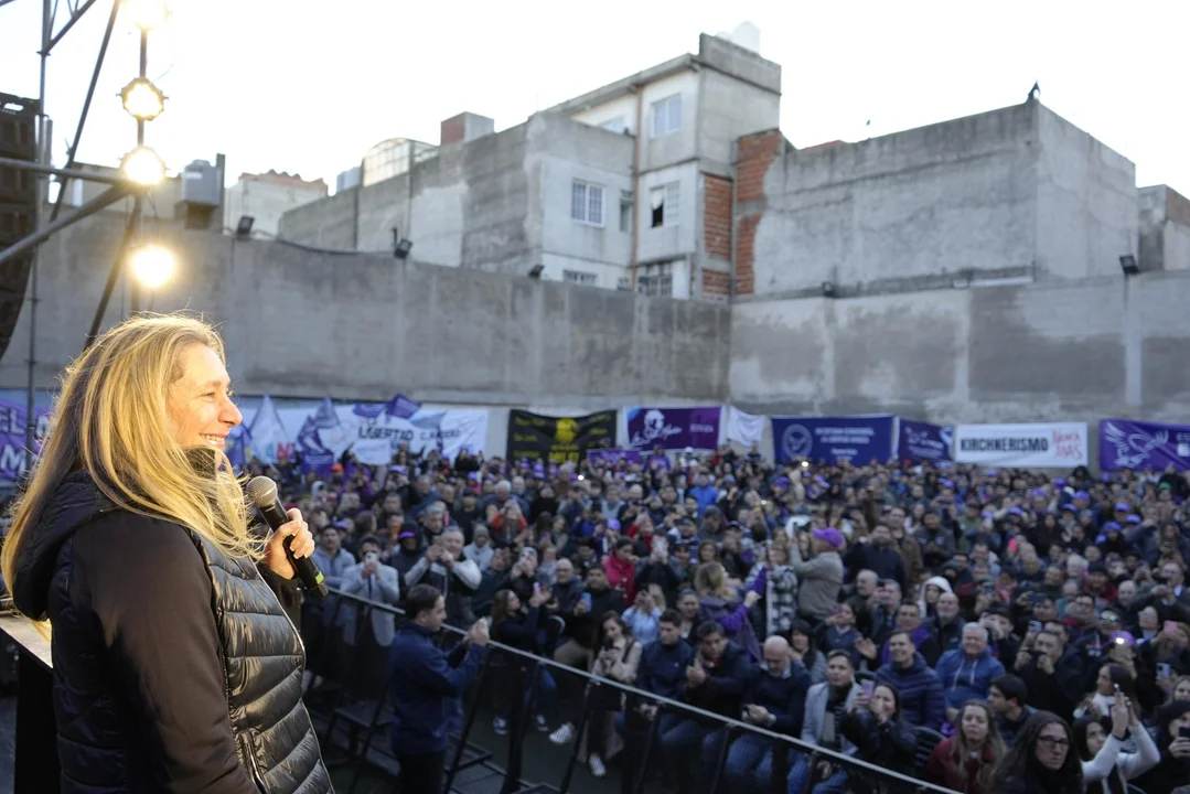 Karina Milei reapareció en público: «Vinimos para que no roben más»