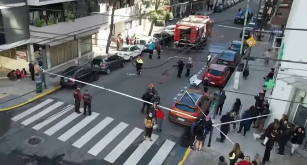 Tragedia en Caballito: una mujer murió en un incendio en un edificio de 12 pisos