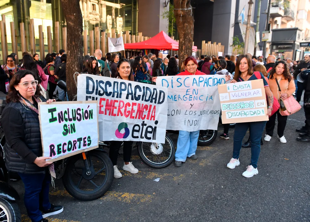 Diversas agrupaciones se movilizarán mañana contra del veto a la Ley de Emergencia en Discapacidad