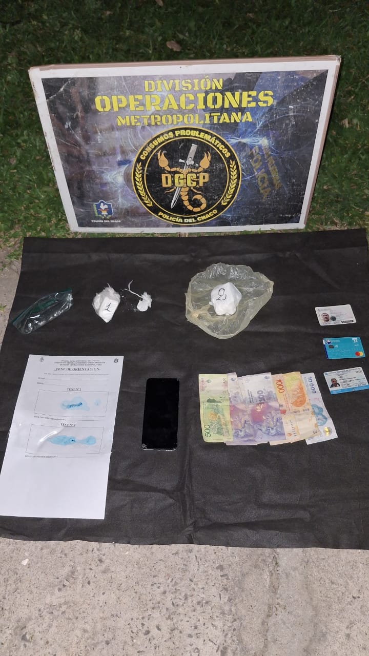 Resistencia: atrapados vendiendo cocaína: una tenía prisión domiciliaria y otro con tobillera