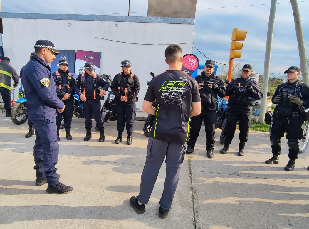Motoristas de Caminera se perfeccionaron en un curso para conductores de motocicletas policiales