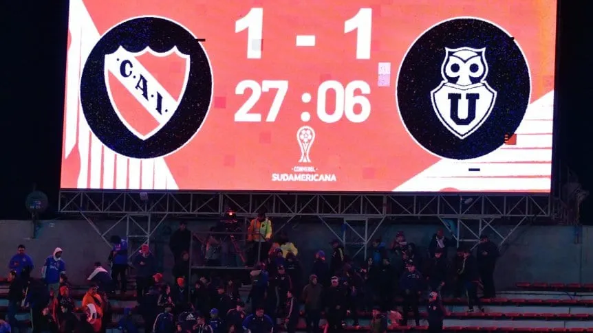 Graves incidentes obligaron a suspender Independiente vs. U. de Chile por la Sudamericana