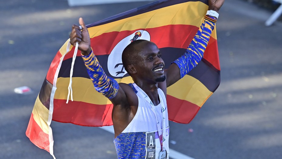 El corredor ugandés Jacob Kiplimo ganó la media Maratón de Buenos Aires