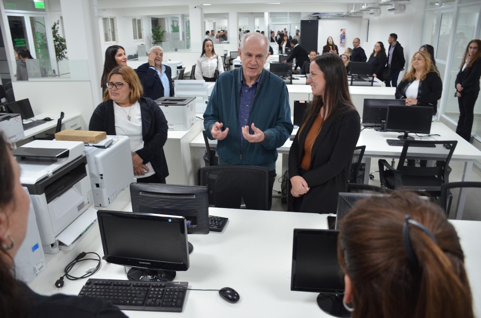 Nikisch presentó las renovadas oficinas de la Dirección General Tributaria