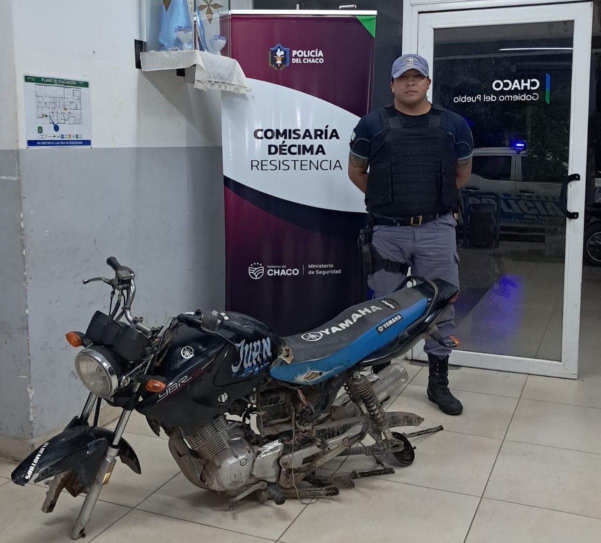 Efectivos recuperaron una motocicleta en un baldío