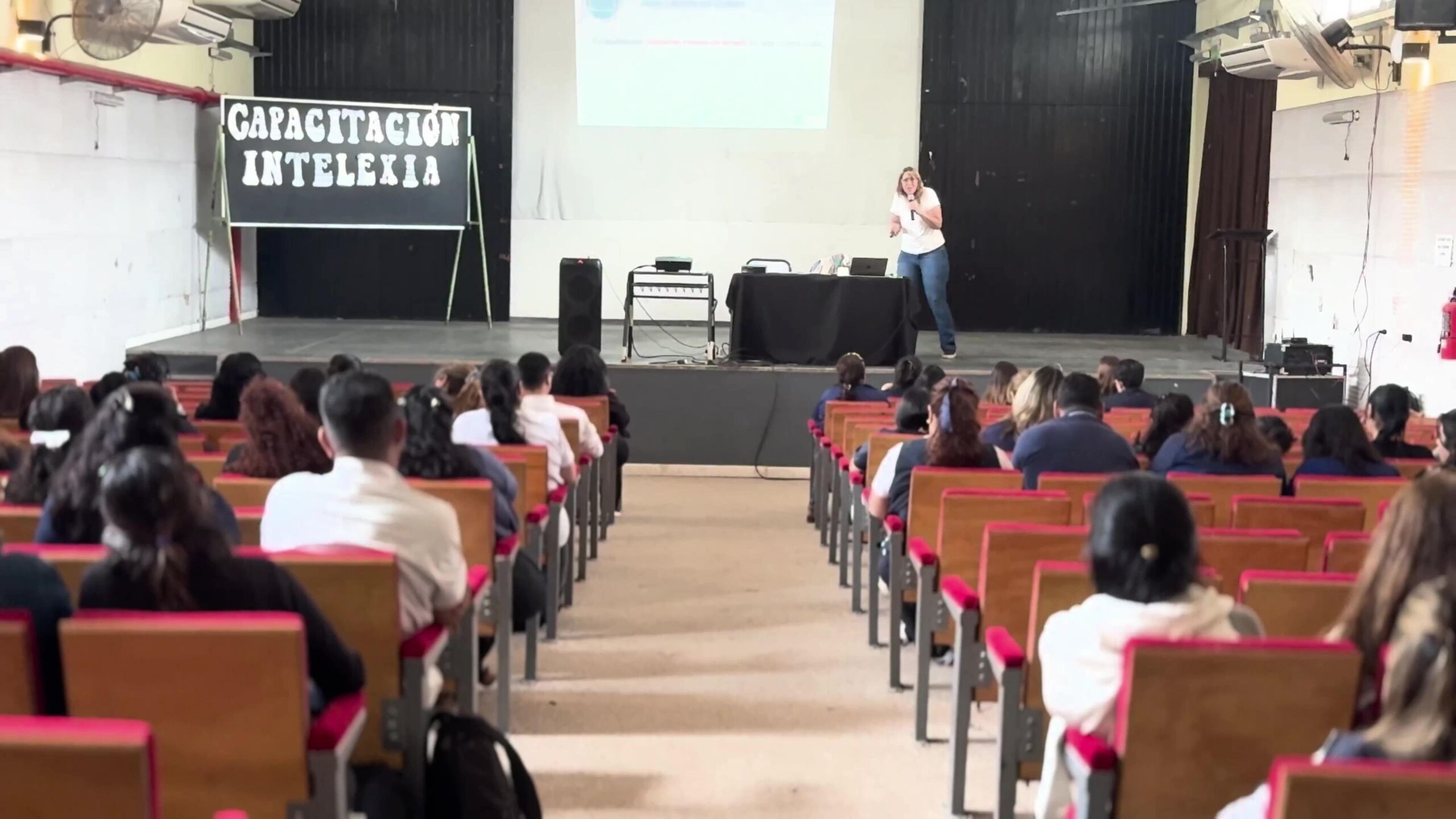 Chaco avanza con el programa “Aprendo Leyendo” para fortalecer la enseñanza en el aula