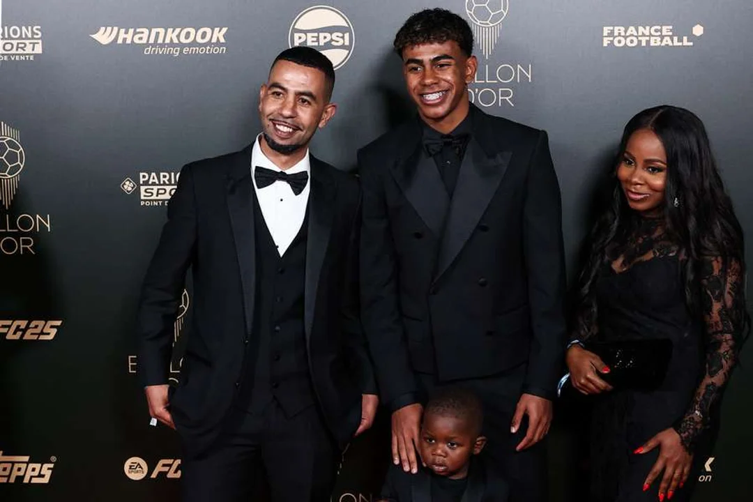 El padre de Lamine Yamal, tras el Balón de Oro a Dembélé: “Aquí ha pasado algo muy raro”