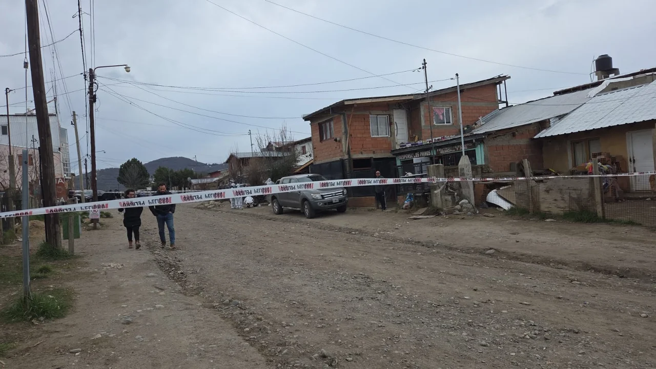 Investigan el homicidio de un joven en Bariloche: dos hombres imputados por encubrimiento