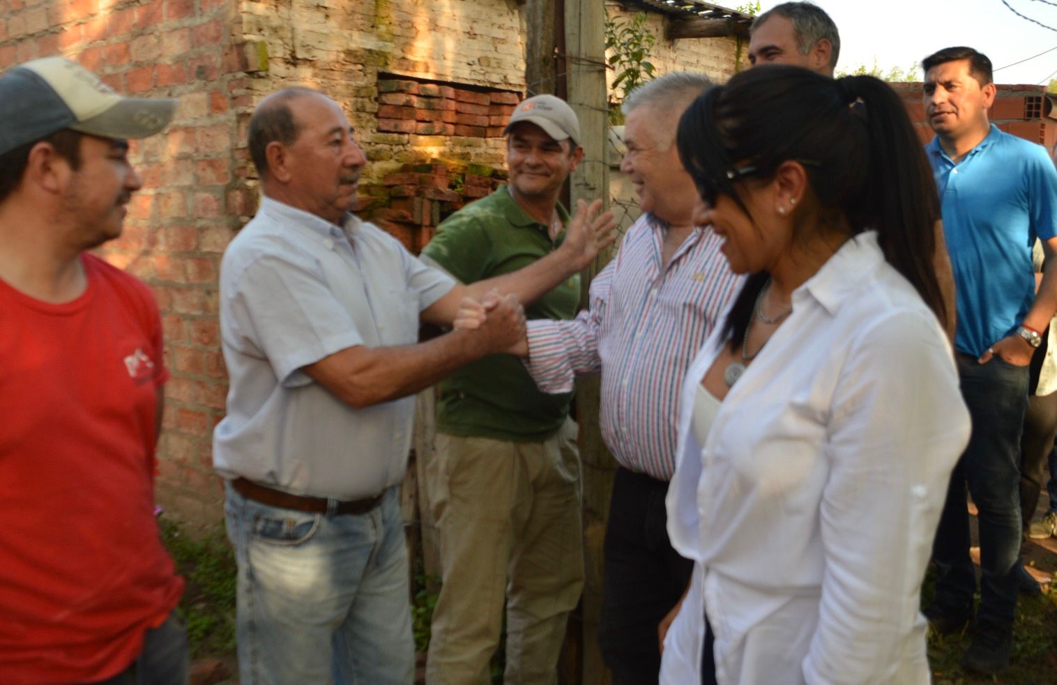 Fontana: tras 15 años de promesas y mentiras, SAMEEP llevó agua potable al barrio El Guinche