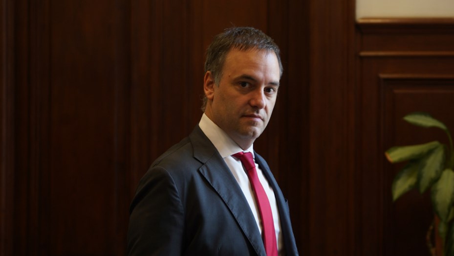 Adorni reconoció errores tras la derrota en Buenos Aires, pero ratificó el rumbo