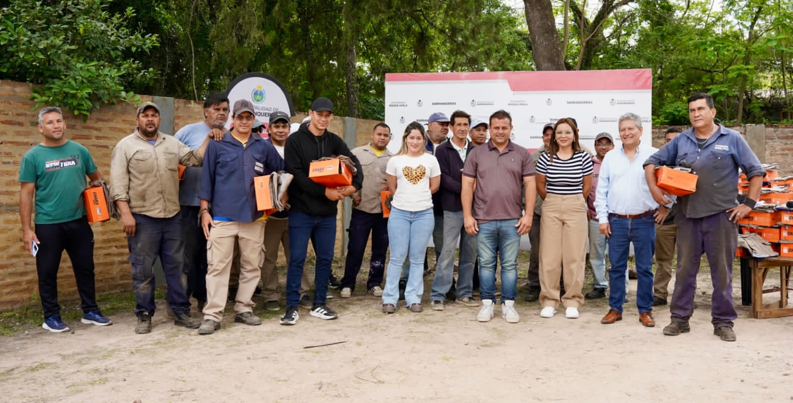 Compromiso y trabajo: Se realizó una nueva entrega de indumentaria a empleados municipales