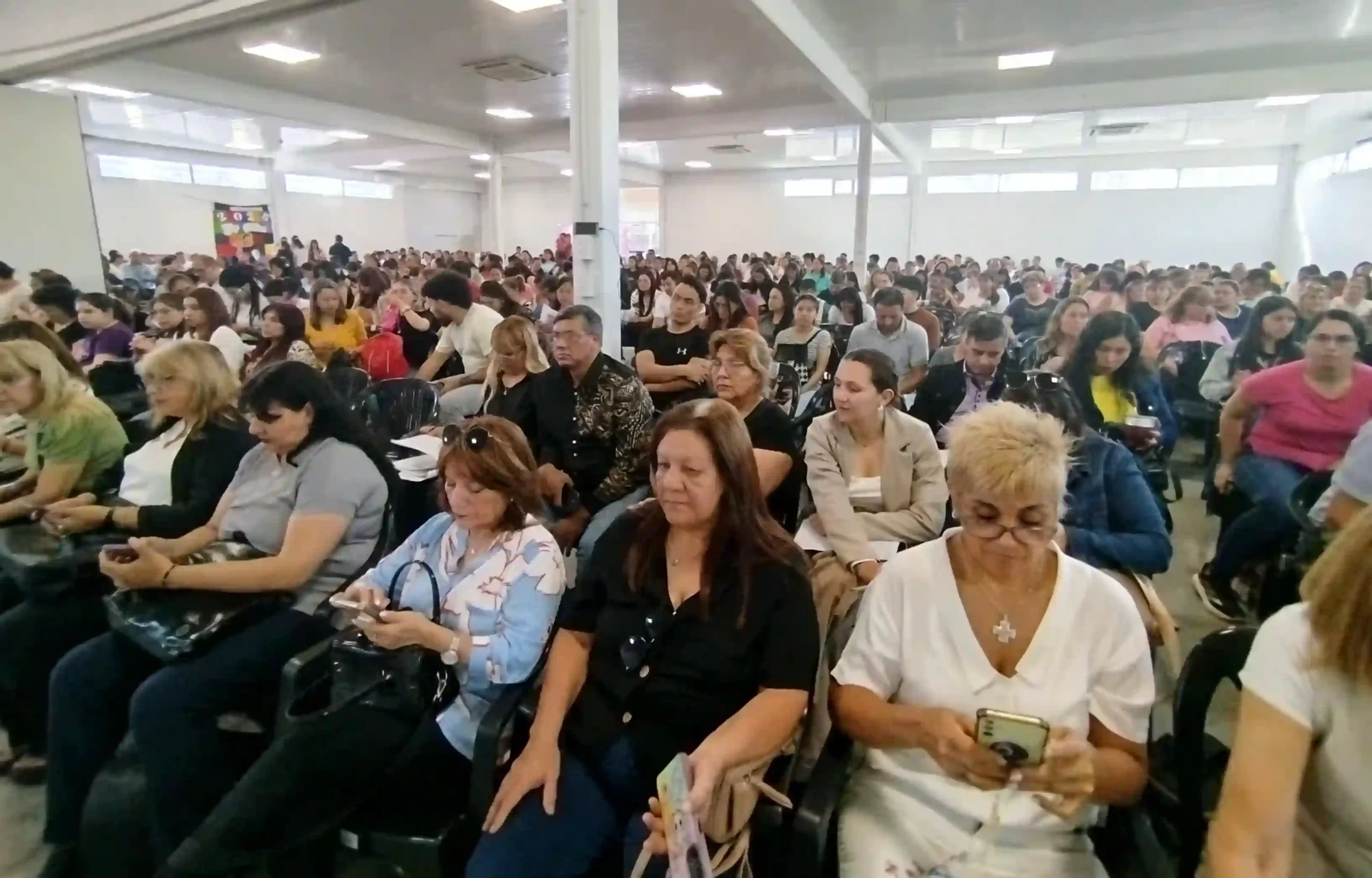 Adjudicaron 316 cargos para bibliotecarios: Educación avanza en la regularización de concursos y titularización docente