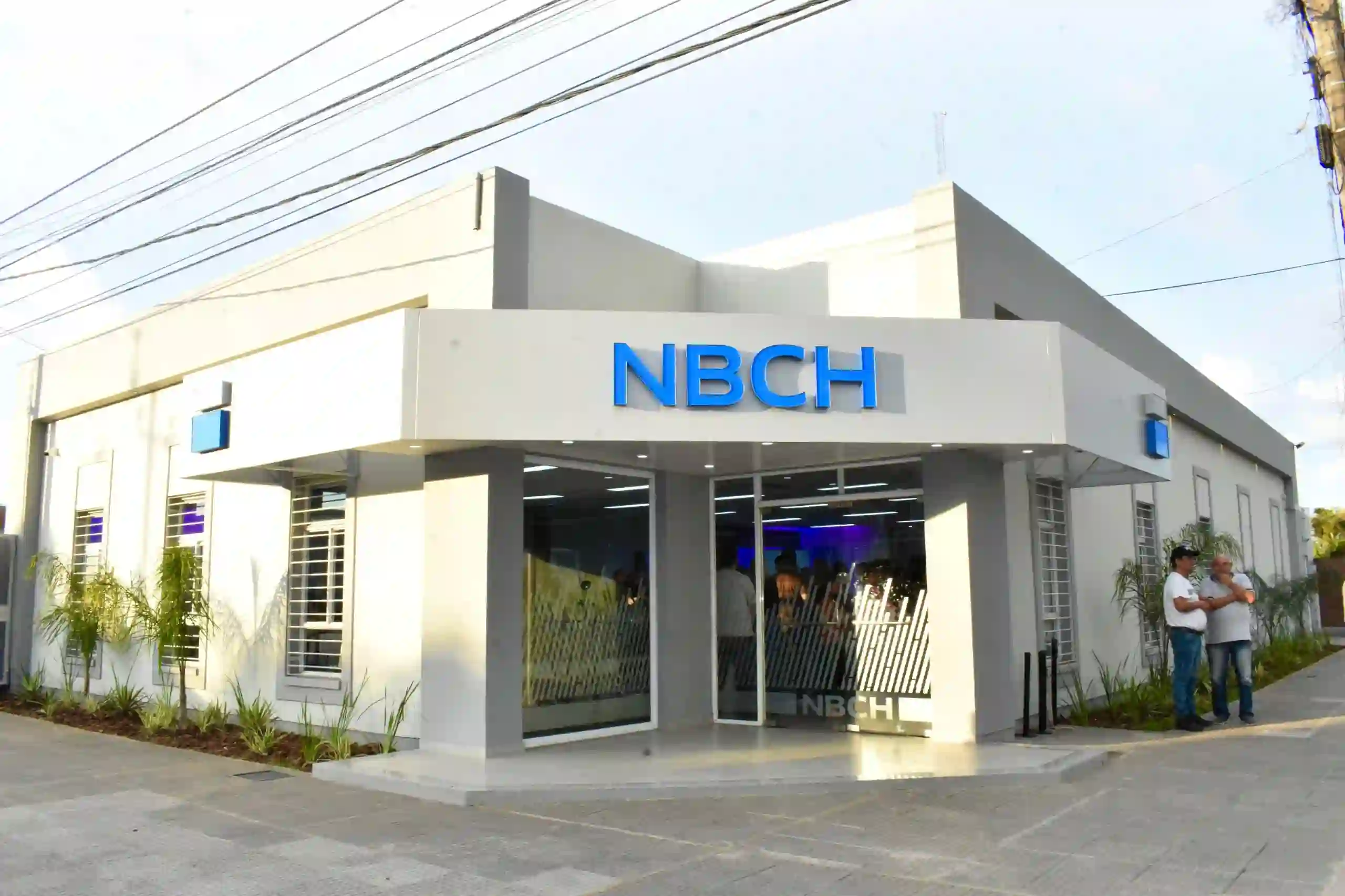 El gobernador Zdero acompañó la inauguración de la nueva sucursal del NBCH en Fontana