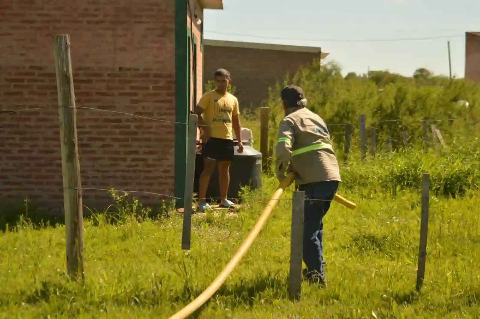 Sameep asistió con agua potable a más de 400 familias en la Chacra 215