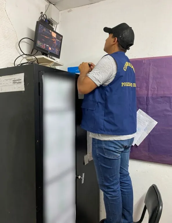 La Policía investiga dos detonaciones con bombas caseras en una escuela técnica