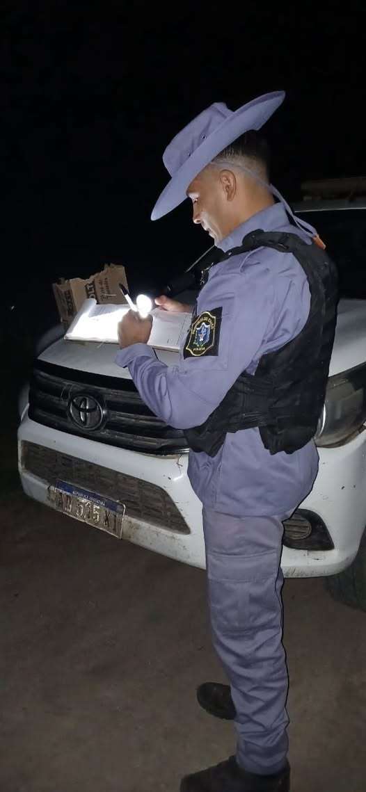 Trasladaba cotorras, fue notificado por infracción a la Ley de Caza