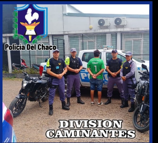 Caminantes detienen a un hombre buscado por robo y lesiones