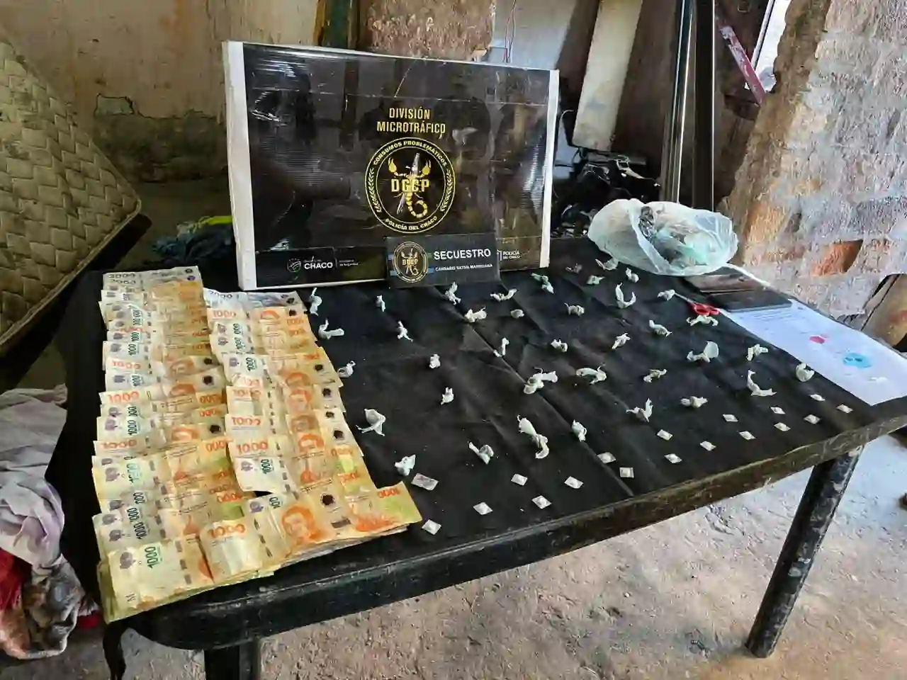 Dos jóvenes fueron detenidos tras un allanamiento antinarcóticos