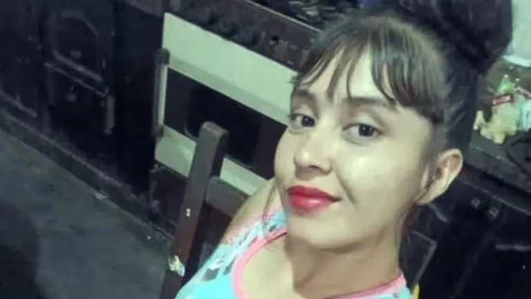 Hallaron a una joven muerta y se investigan dos hipótesis: ¿Crimen o accidente?