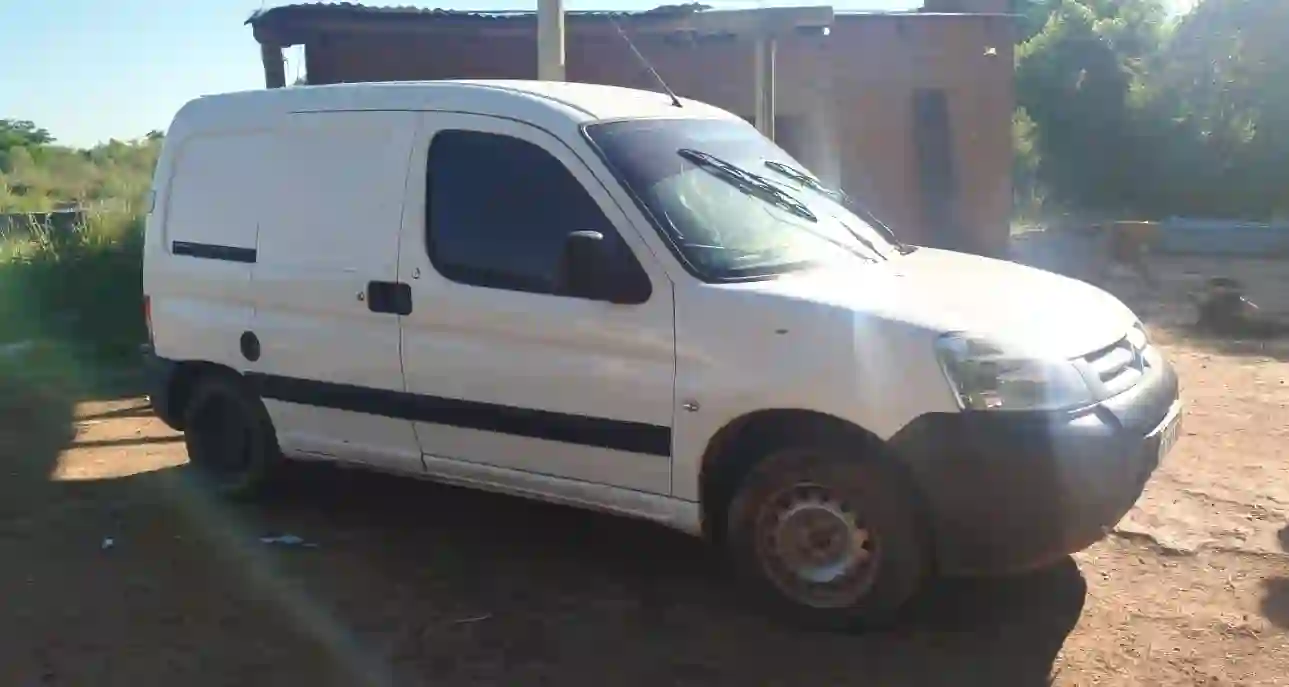 Margarita Belén: detectan un vehículo con pedido de secuestro en un taller mecánico