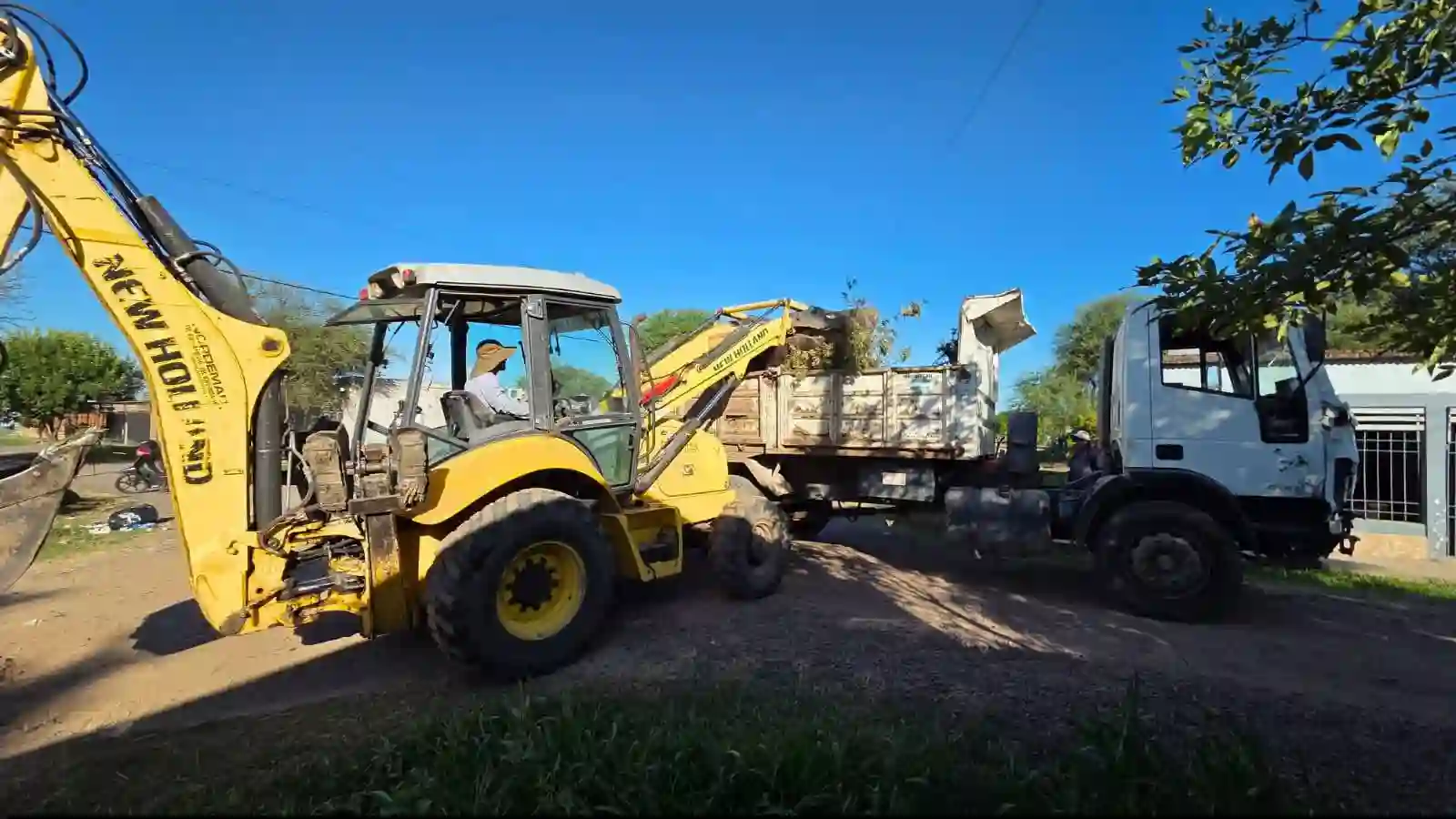 Fontana: operativo de limpieza y erradicación de microbasurales en el barrio Quebracho