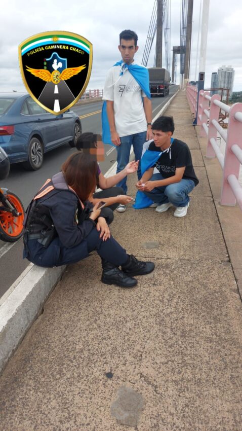 Intentó arrojarse desde el puente General Belgrano y fue rescatada a tiempo