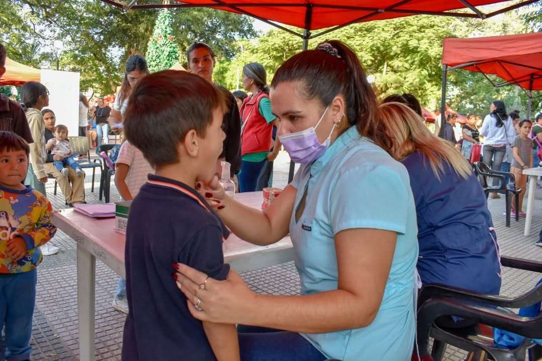 Gran jornada de abordaje territorial en Fontana: más de 225 atenciones gratuitas en la plaza central
