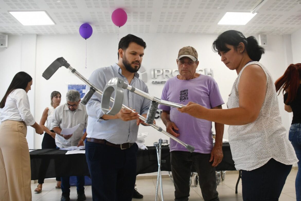 Iprodich entregó ayudas técnicas y mejora la calidad de vida de 30 familias