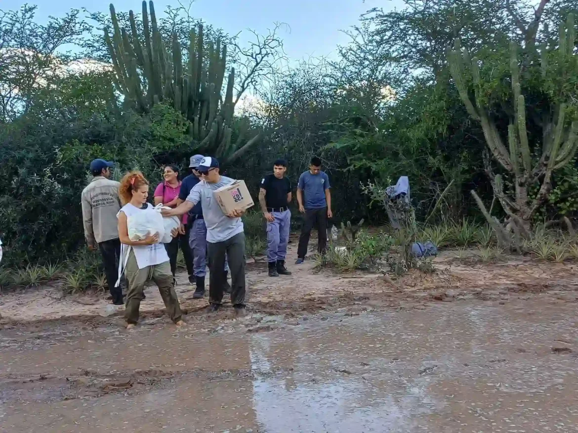 Continúa el operativo integral y la asistencia a familias de Comandancia Frías y parajes cercanos.