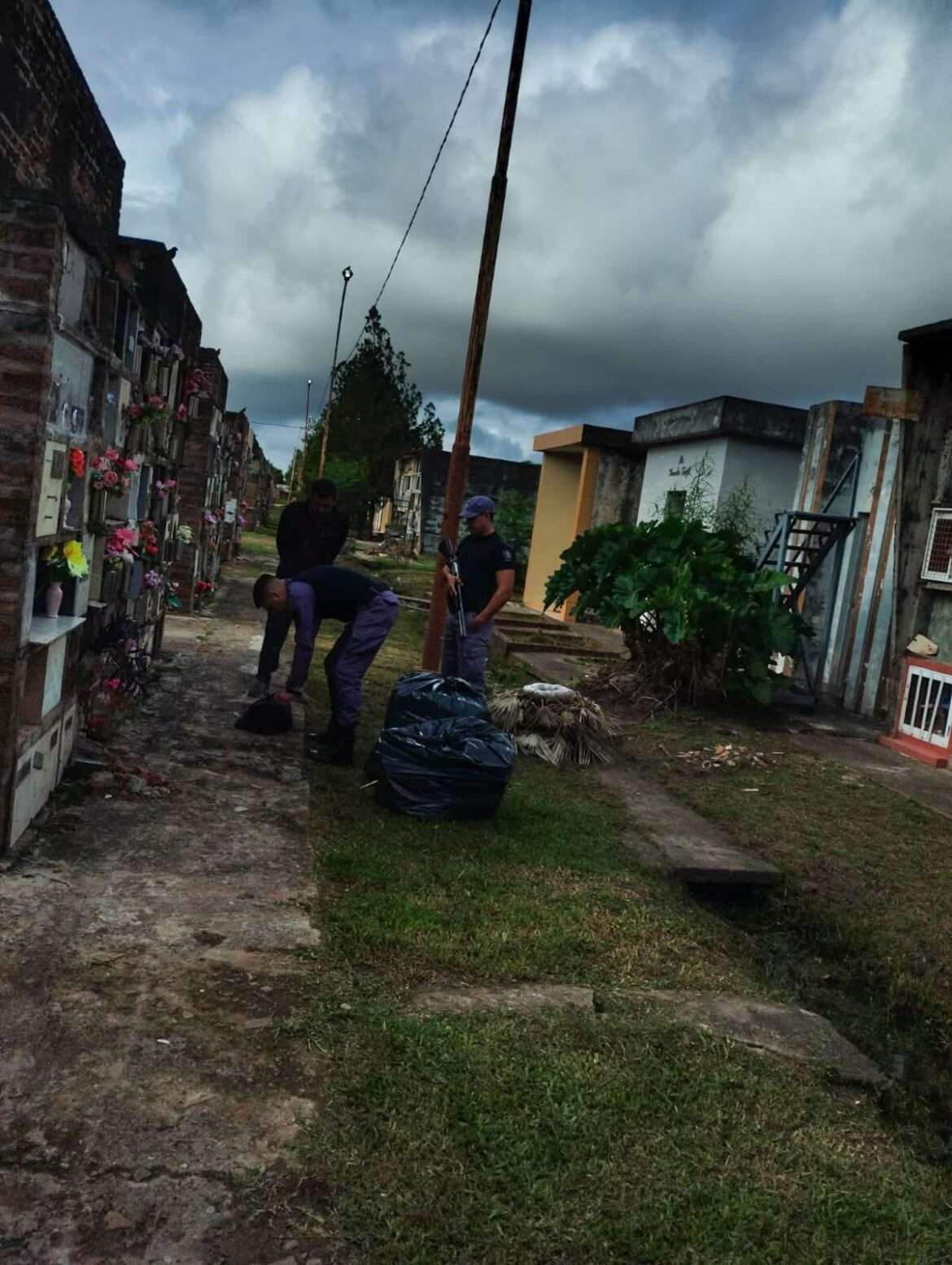 Detención por robo de placas en el cementerio municipal San Francisco Solano