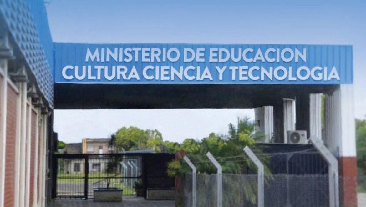 Educación dispuso que por el temporal, este miércoles se garanticen las clases a través de la virtualidad.