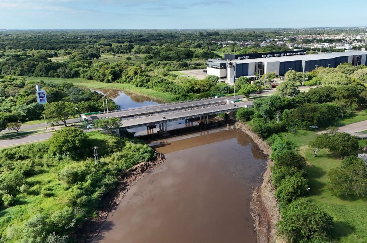Crecida del río Negro: monitoreo permanente y compuertas abiertas en toda la cuenca