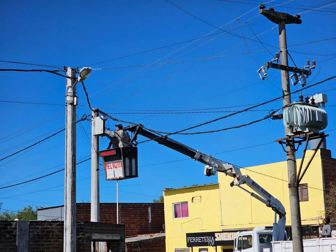 El Municipio reforzó el alumbrado público en los barrios 40 y 20 Viviendas