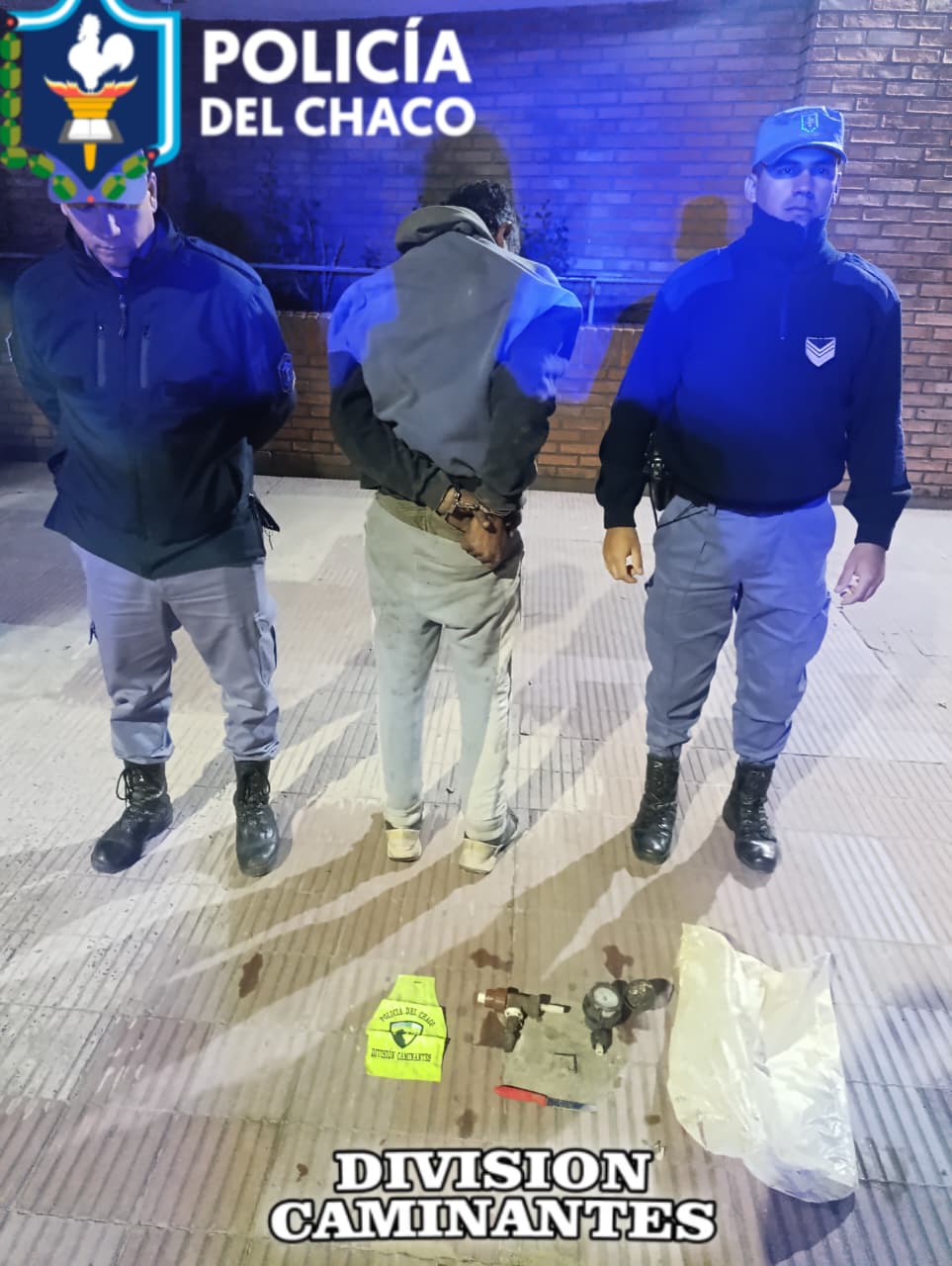 División Caminantes: demoraron a un hombre con un medidor de agua y elementos de dudosa procedencia