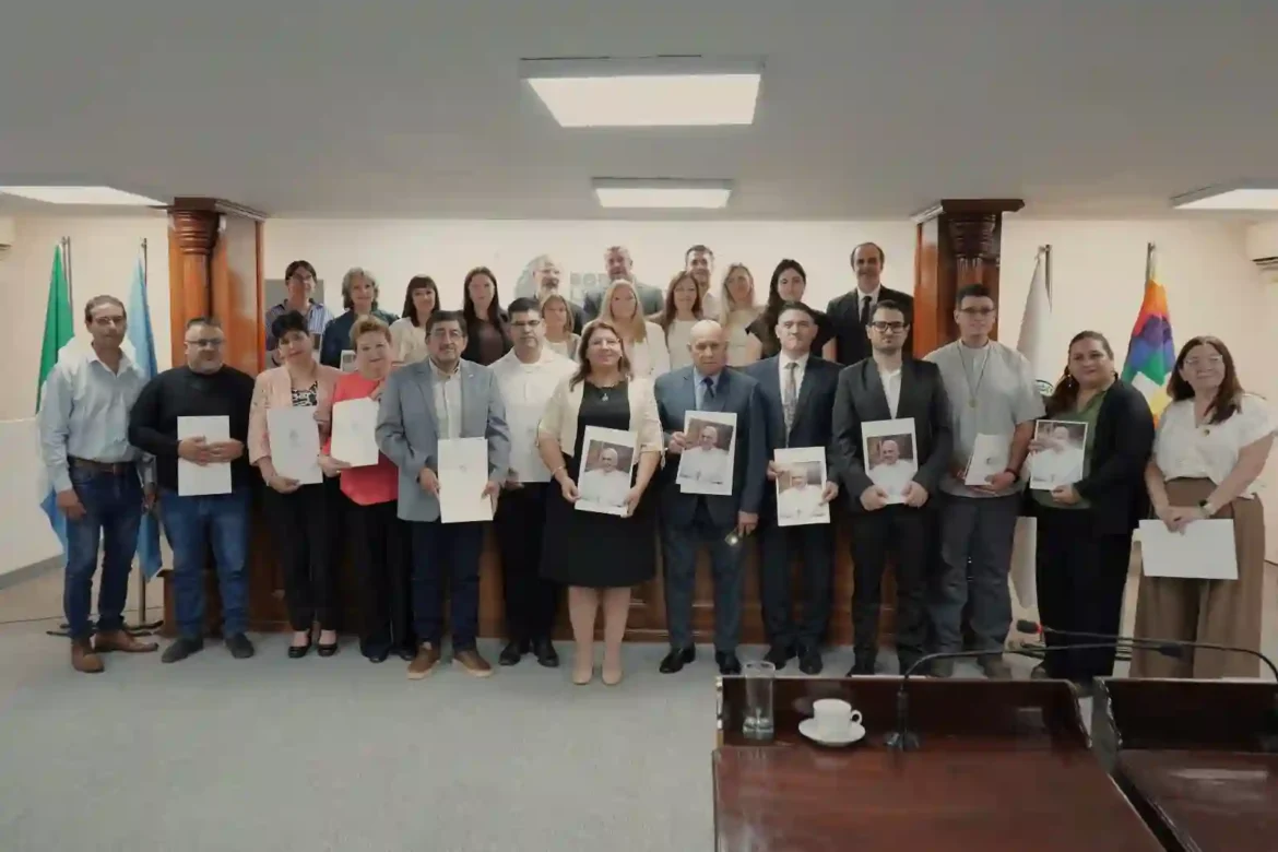 Emotivo homenaje al Papa Francisco en la Legislatura: “Su legado es un norte para nuestra sociedad”