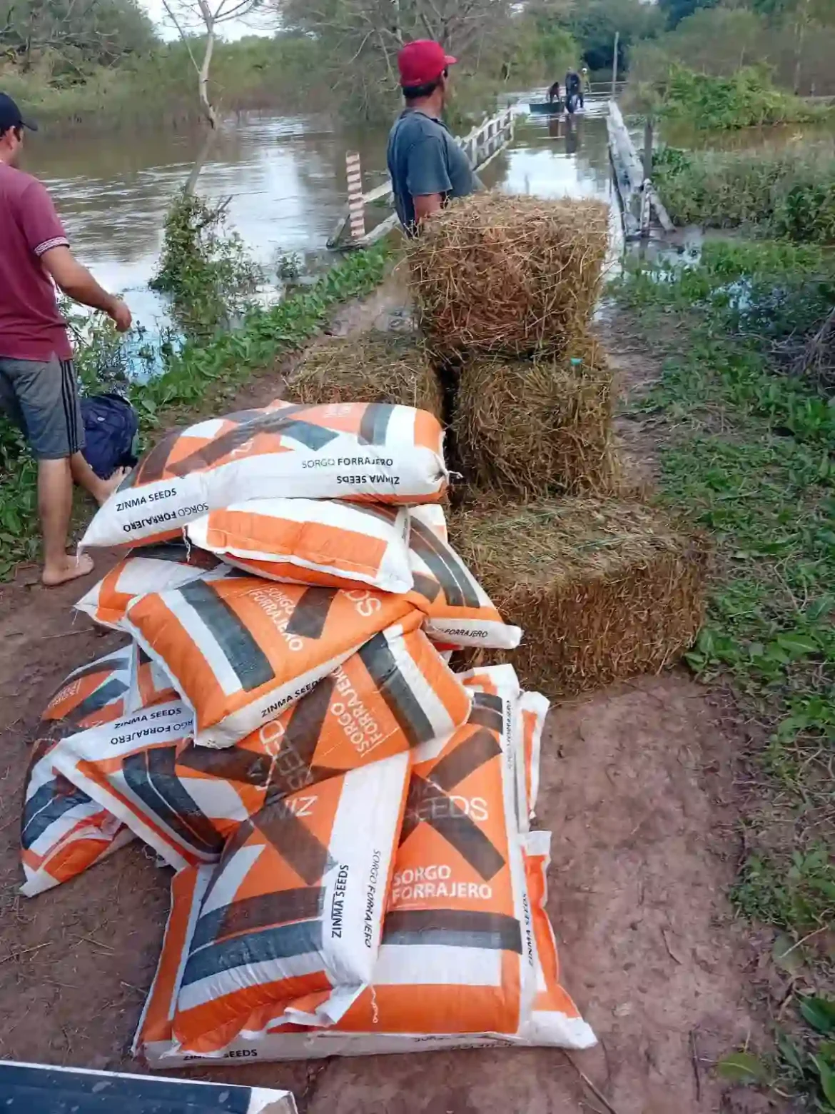 El Espinillo: el Gobierno provincial asiste a productores afectados por la emergencia hídrica