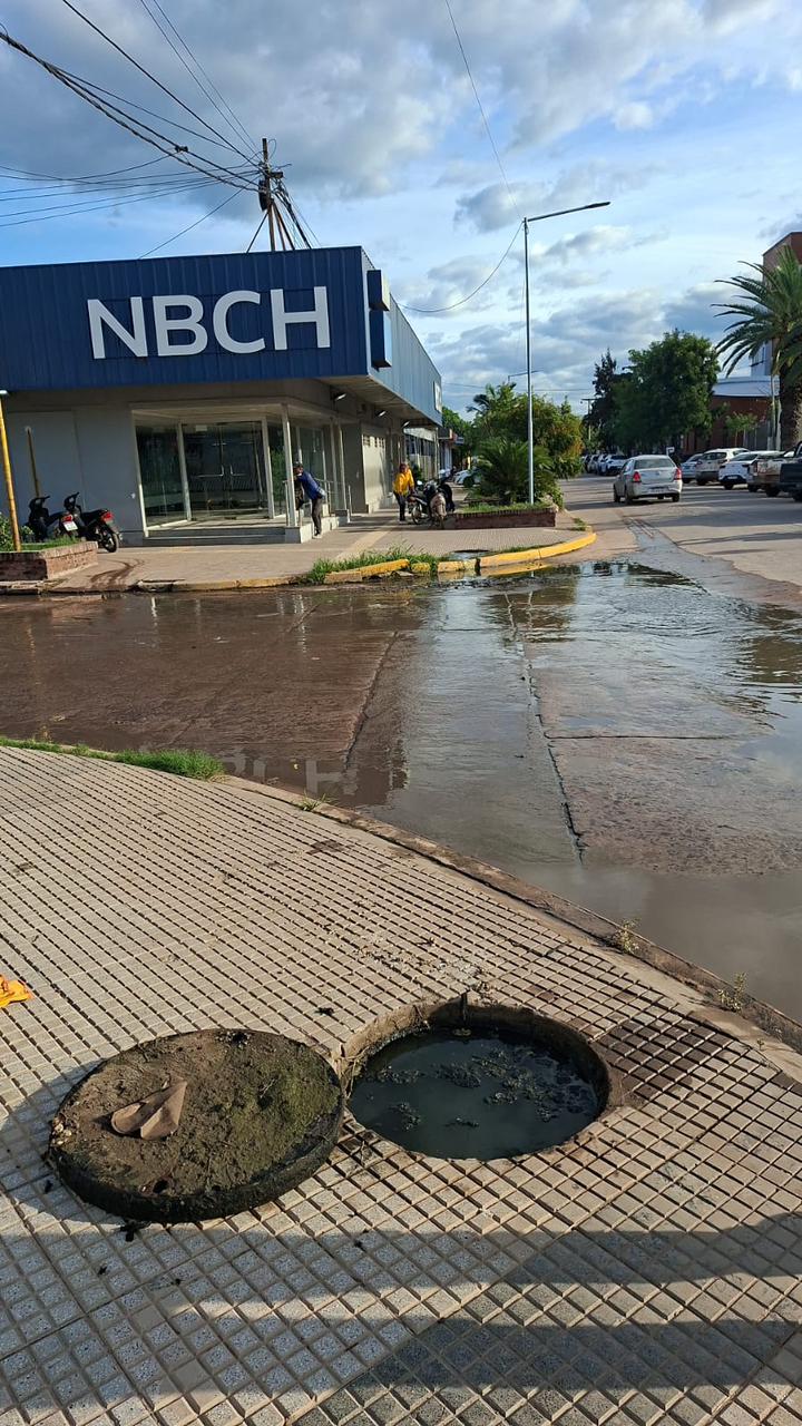 Juan J. Castelli: Sameep realiza operativo integral de saneamiento y mantenimiento cloacal