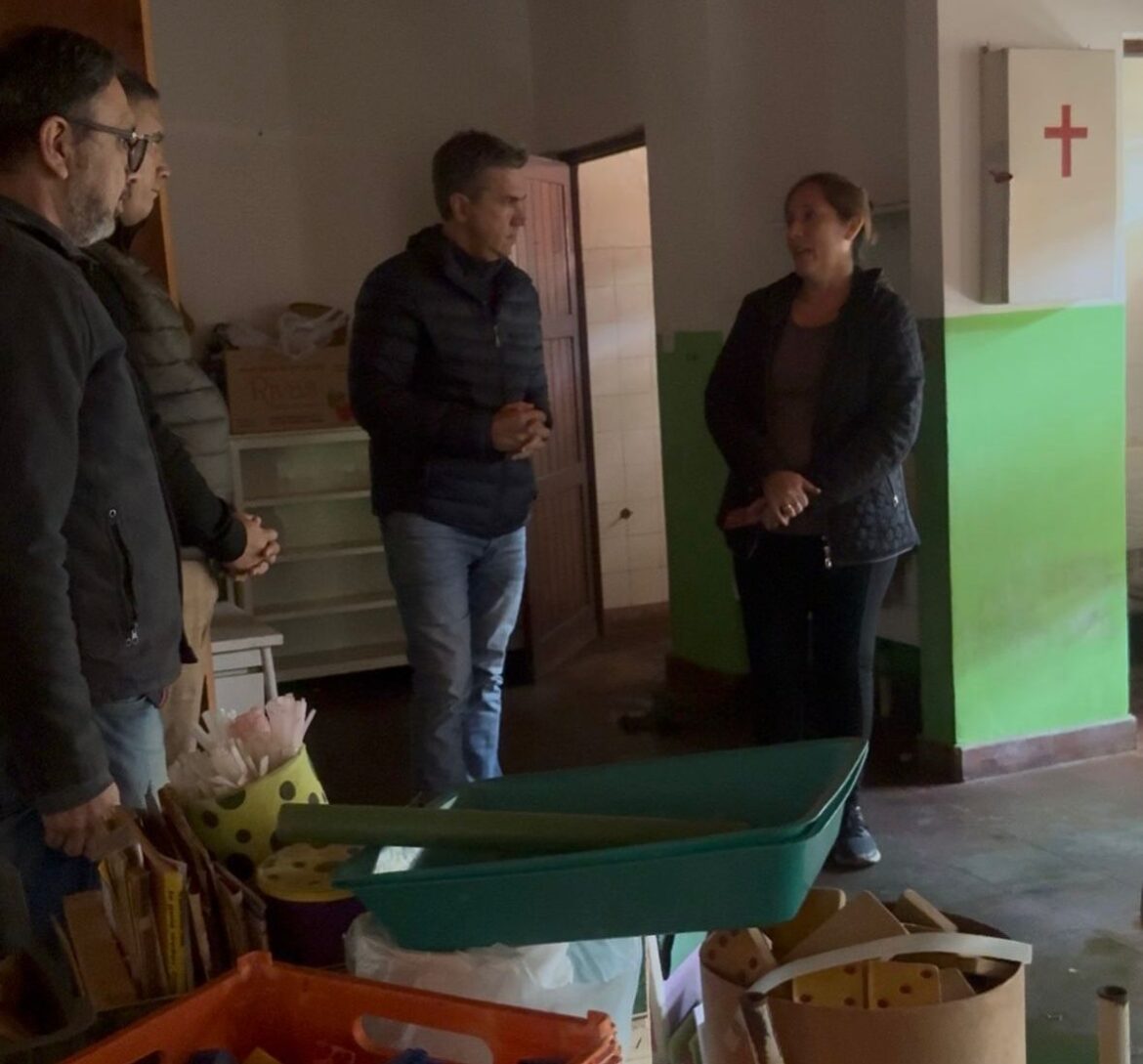 Este sábado: Zdero estuvo en el Jardín N°43 tras el incendio y garantizó refacciones integrales