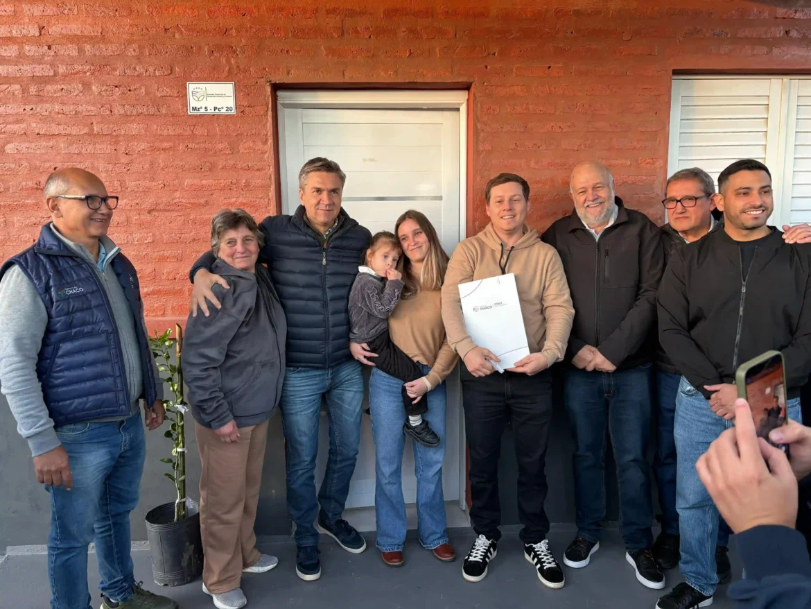 Un nuevo comienzo: familias de Coronel Du Graty accedieron a su vivienda propia