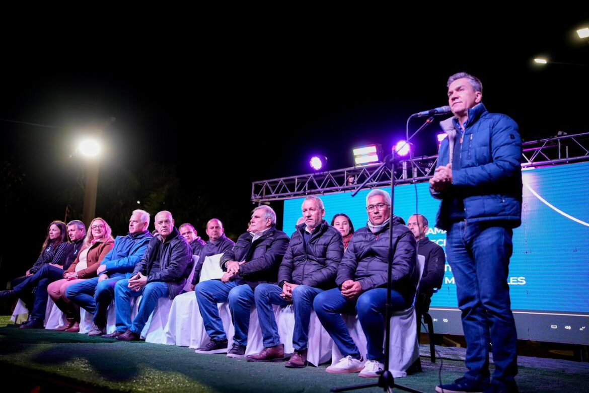 Campo Largo: Zdero inauguró nuevas cuadras de pavimento urbano y destacó el crecimiento de la localidad