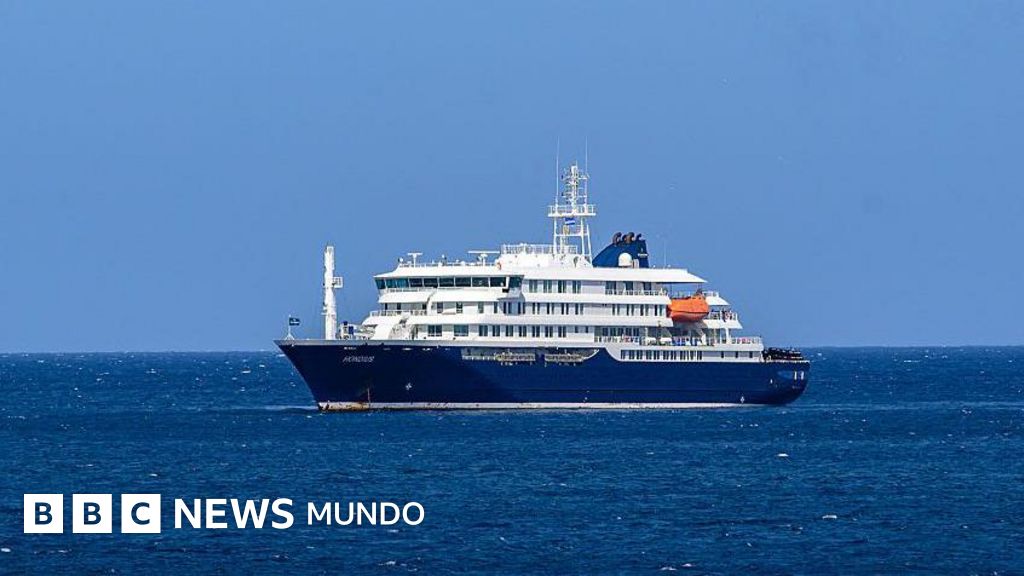 El crucero ‘Ambition’ en cuarentena: confinan a 1.700 personas en Francia tras la muerte de un pasajero