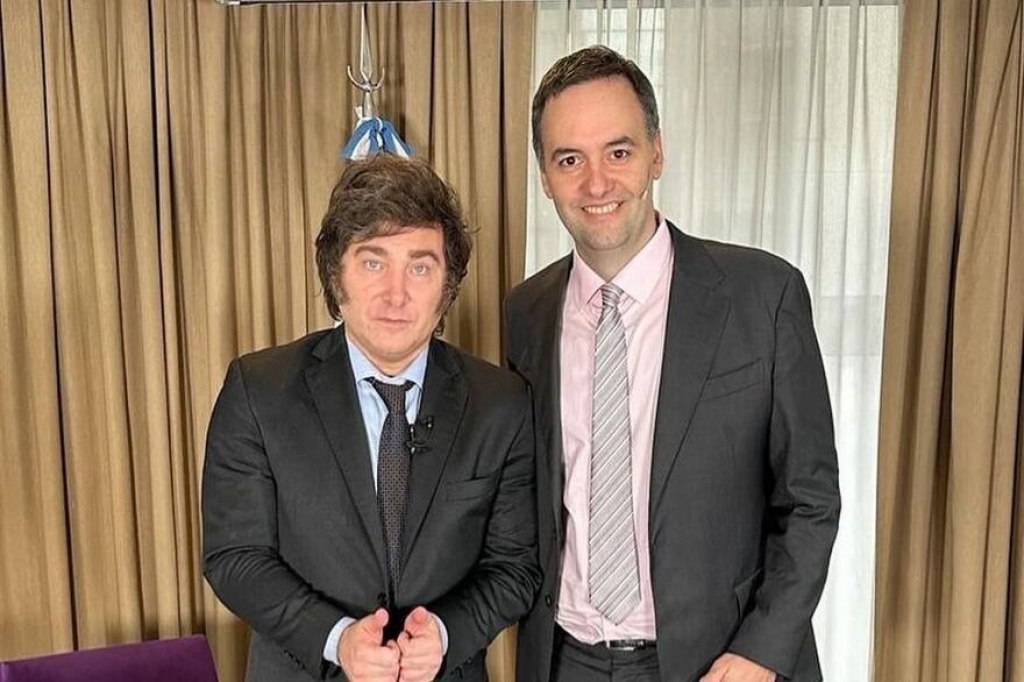 Javier Milei recibe a Manuel Adorni en la Quinta de Olivos